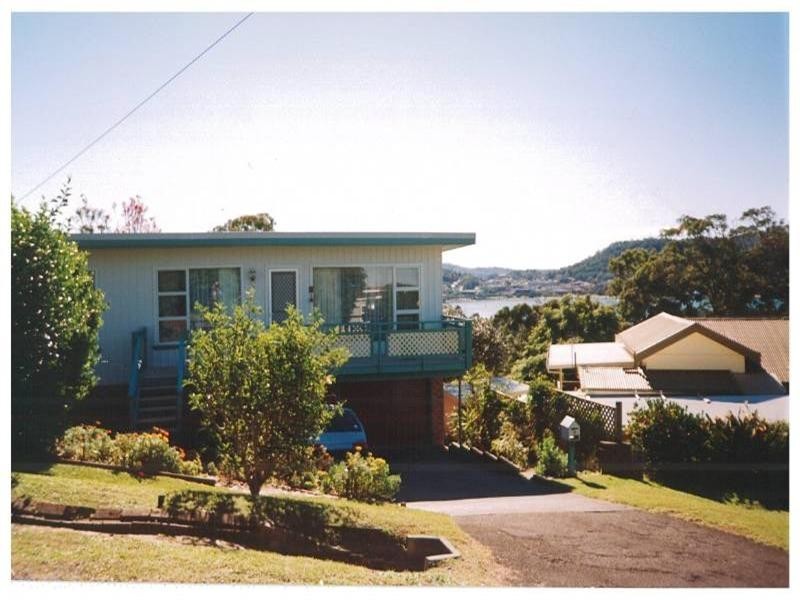 9 Penang Street, Point Clare NSW 2250