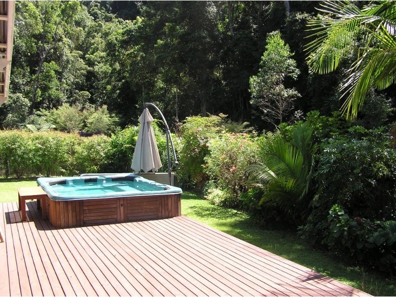 12 Singleton Road, Point Clare NSW 2250