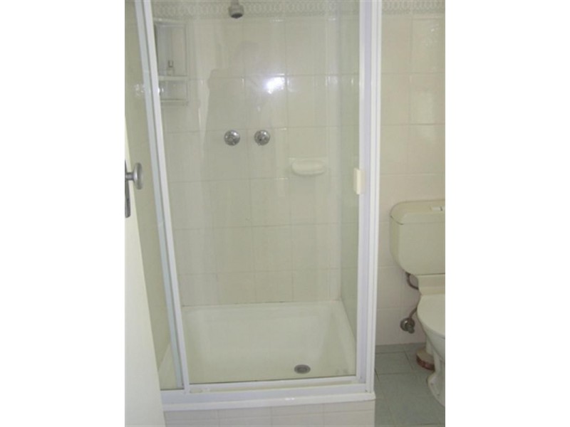 11 Hughes Street, Point Clare NSW 2250