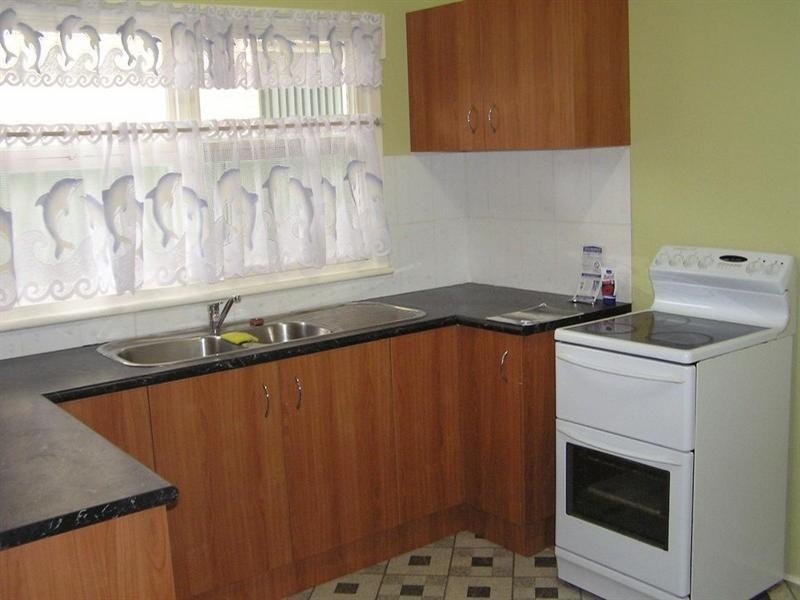 2/6 Takari Avenue, Point Clare NSW 2250