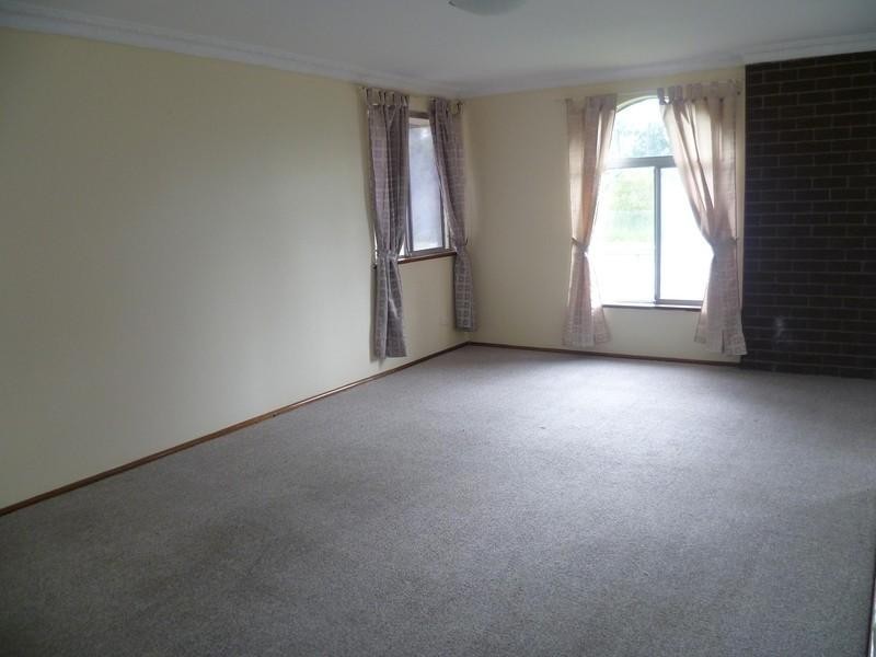 79 Brisbane Water Drive, Point Clare NSW 2250