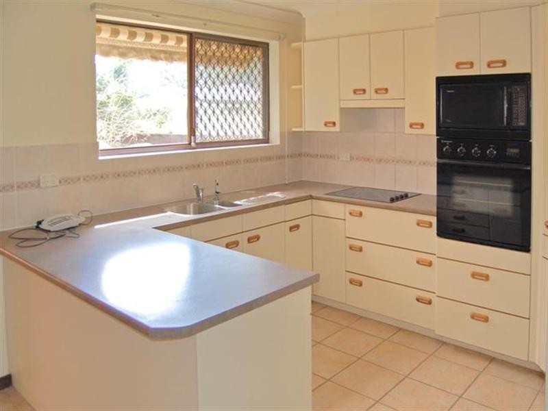 17 Noonan Point Avenue, Point Clare NSW 2250