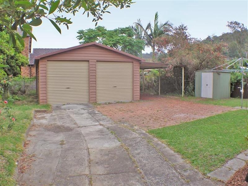 17 Noonan Point Avenue, Point Clare NSW 2250