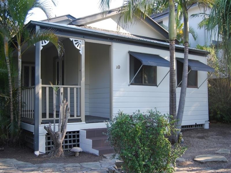 10 Talinga Avenue, Point Clare NSW 2250