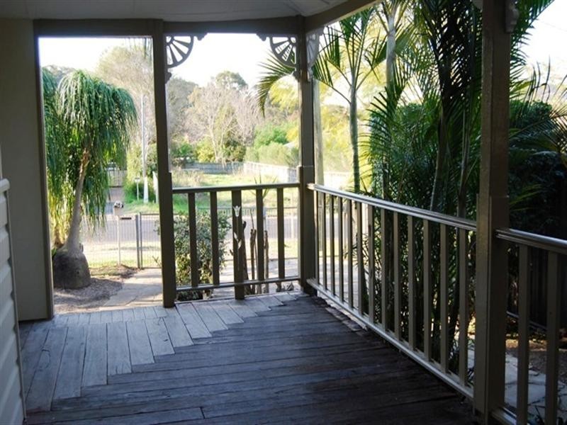 10 Talinga Avenue, Point Clare NSW 2250