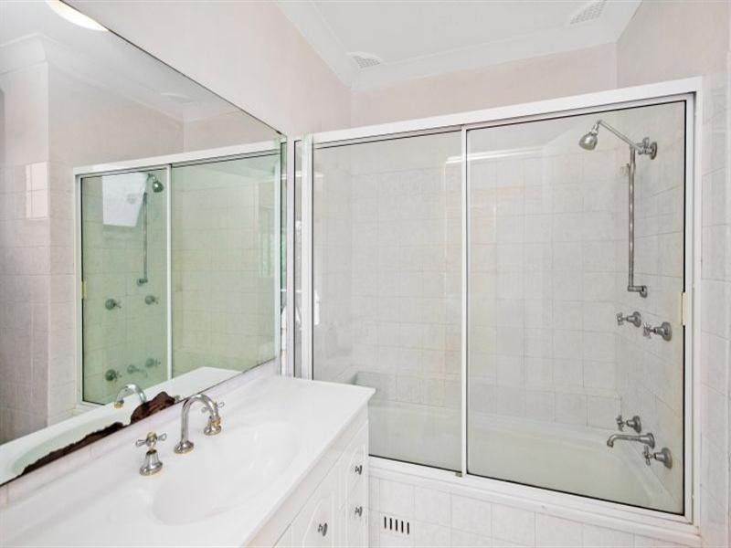 34 Scott Street, Point Clare NSW 2250