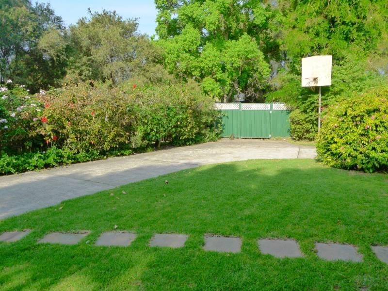 37 Collard Road, Point Clare NSW 2250