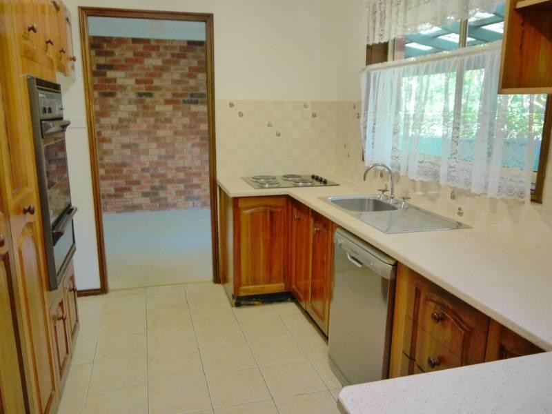 37 Collard Road, Point Clare NSW 2250