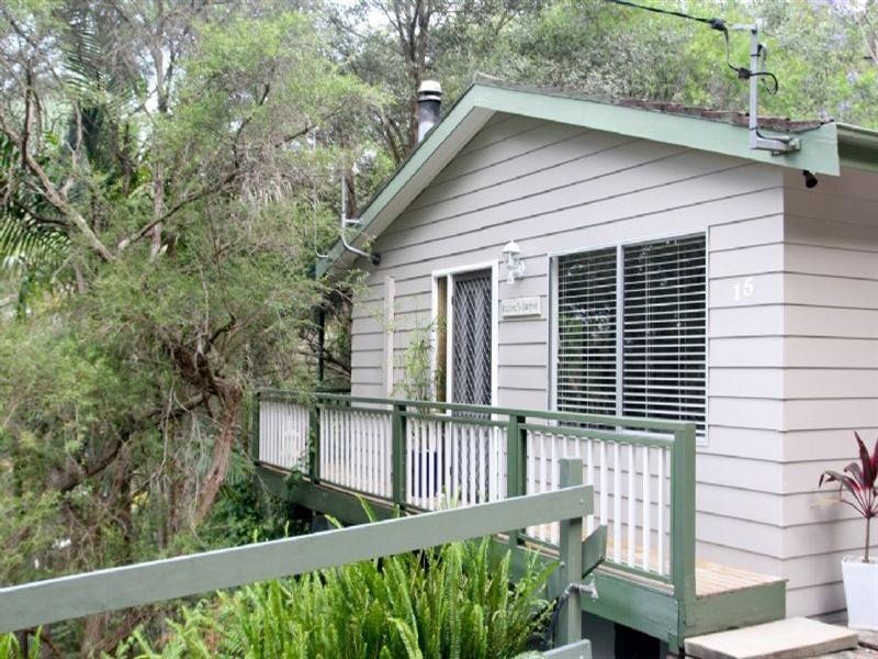 15 Coral Tree Place, Point Clare NSW 2250