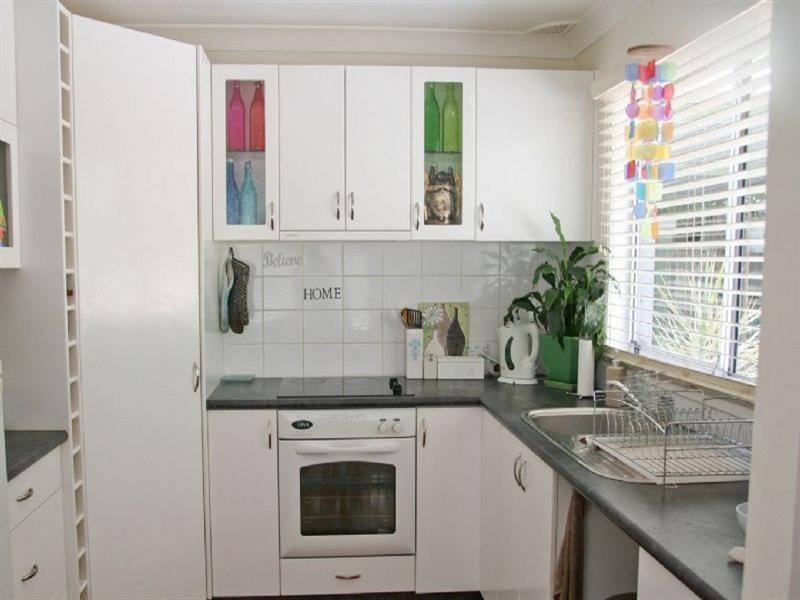 15 Coral Tree Place, Point Clare NSW 2250