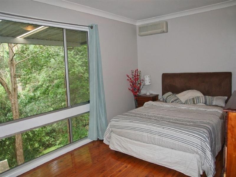 15 Coral Tree Place, Point Clare NSW 2250