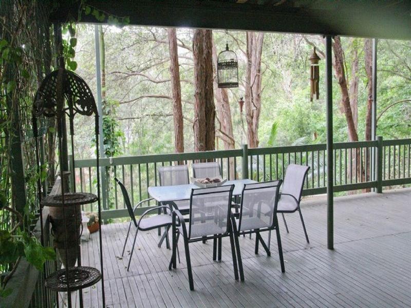 15 Coral Tree Place, Point Clare NSW 2250