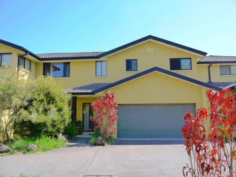 32/2 Adcock Avenue, West Gosford NSW 2250