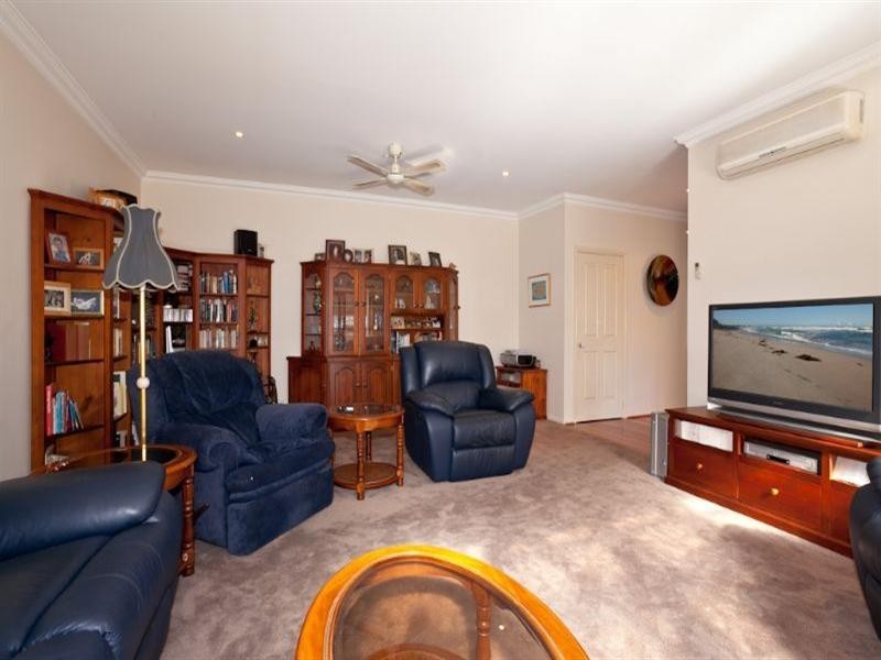 32/2 Adcock Avenue, West Gosford NSW 2250