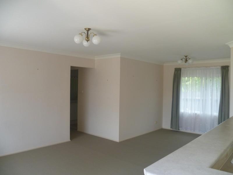 15 Singelton Road, Point Clare NSW 2250