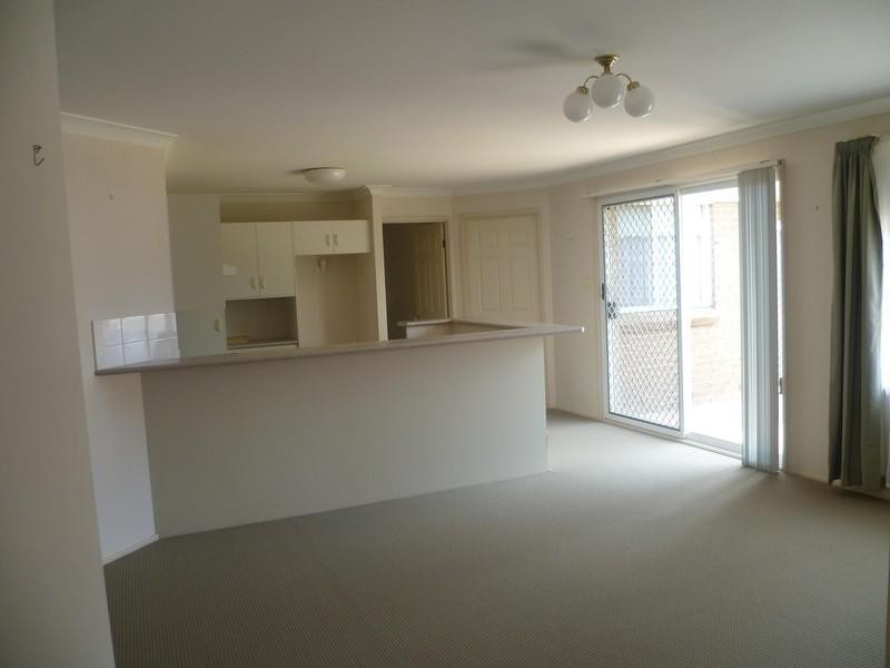 15 Singelton Road, Point Clare NSW 2250