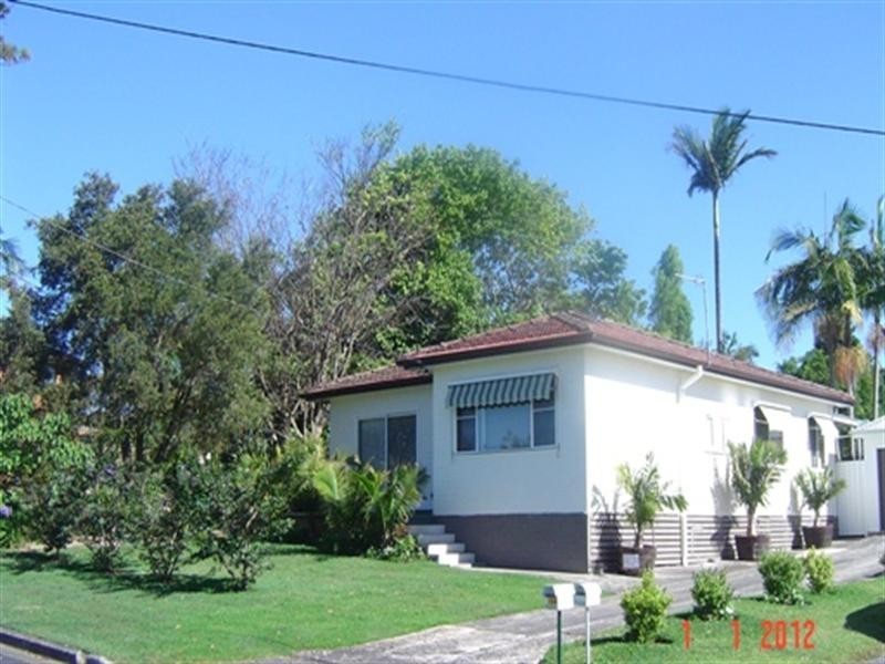 13B Alukea Avenue, Point Clare NSW 2250