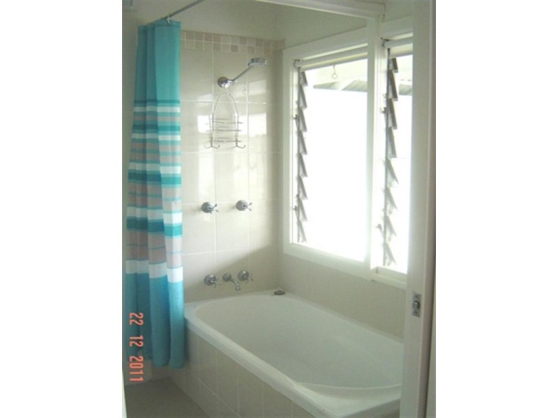 13B Alukea Avenue, Point Clare NSW 2250