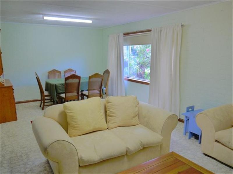 20 Blue Waters Parade, Tascott NSW 2250