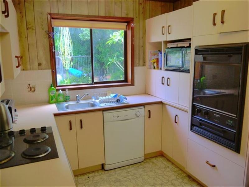 20 Blue Waters Parade, Tascott NSW 2250
