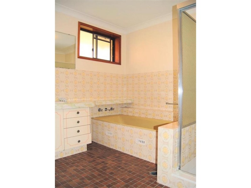 6/15 Kurrawa Avenue, Point Clare NSW 2250