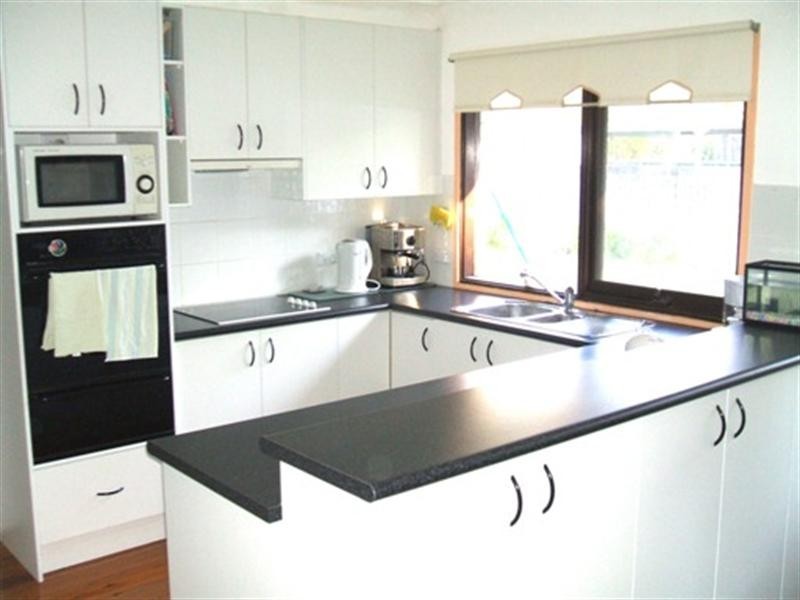 1 Bayline Drive, Point Clare NSW 2250