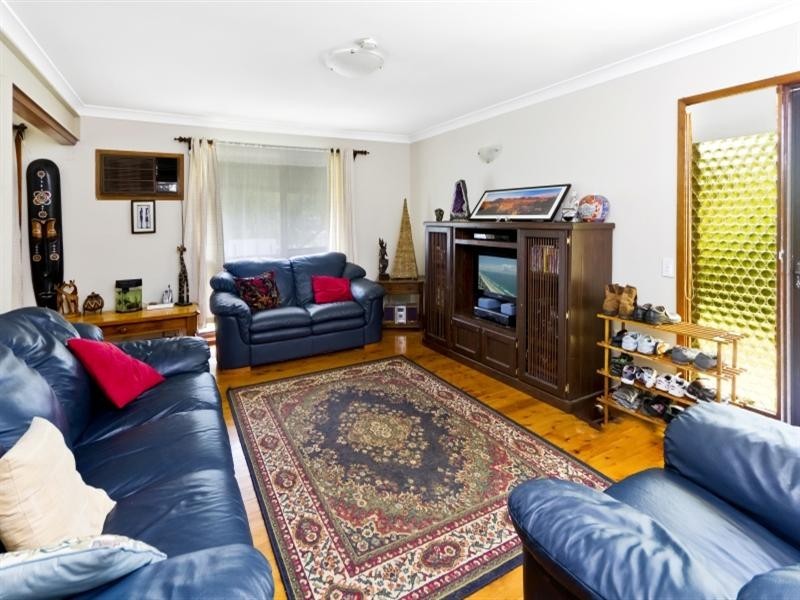 14 Wendy Drive, Point Clare NSW 2250