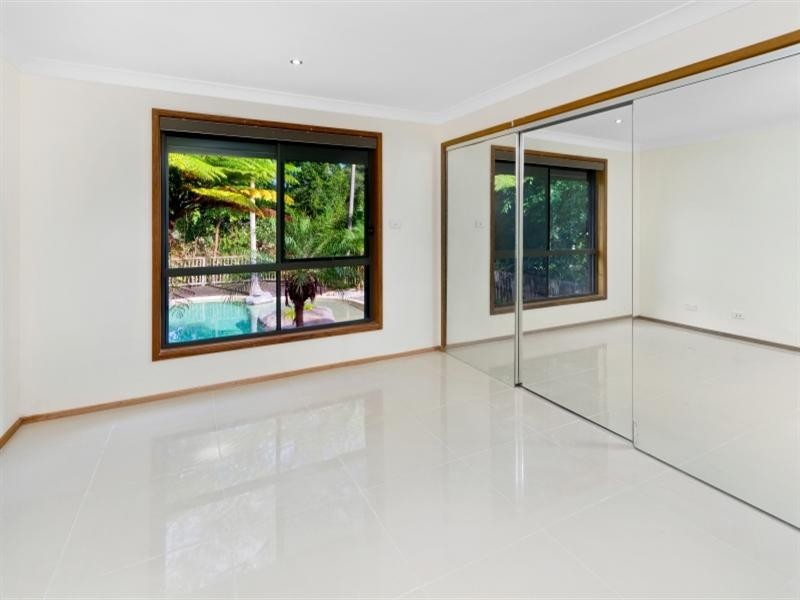 4 Tania Drive, Point Clare NSW 2250