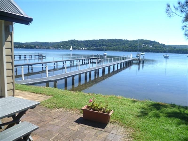 Point Frederick NSW 2250