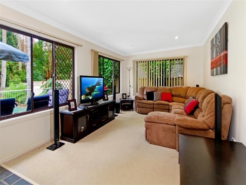 25 Golden Avenue, Point Clare NSW 2250