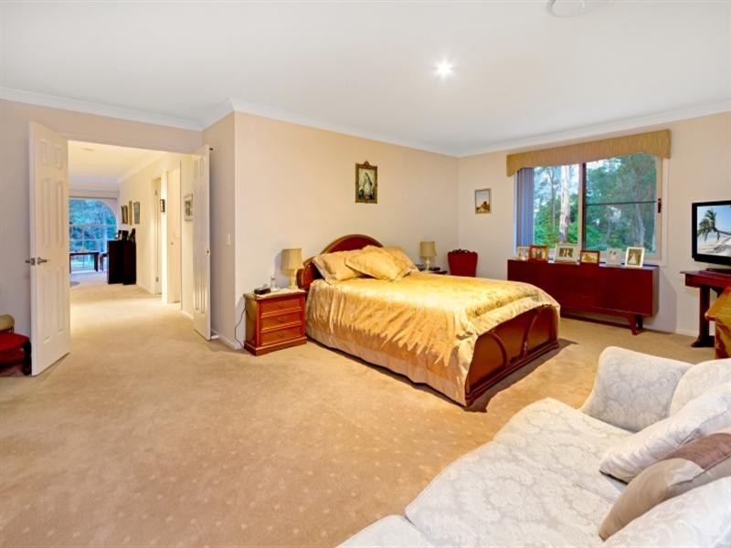 32 Scott Street, Point Clare NSW 2250