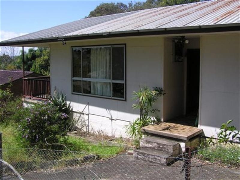 32 Talinga Avenue, Point Clare NSW 2250