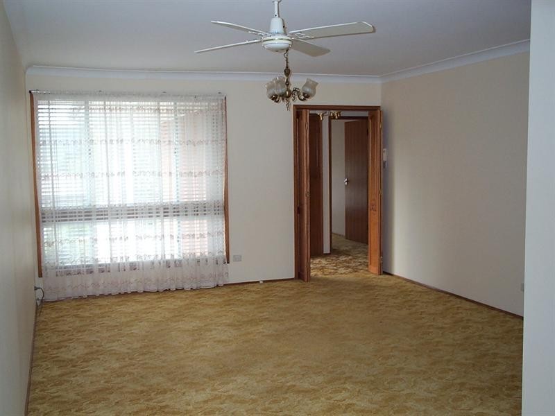 8 Priestley Parade, Point Clare NSW 2250