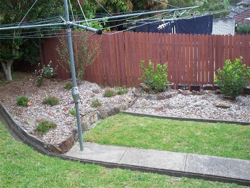 8 Priestley Parade, Point Clare NSW 2250