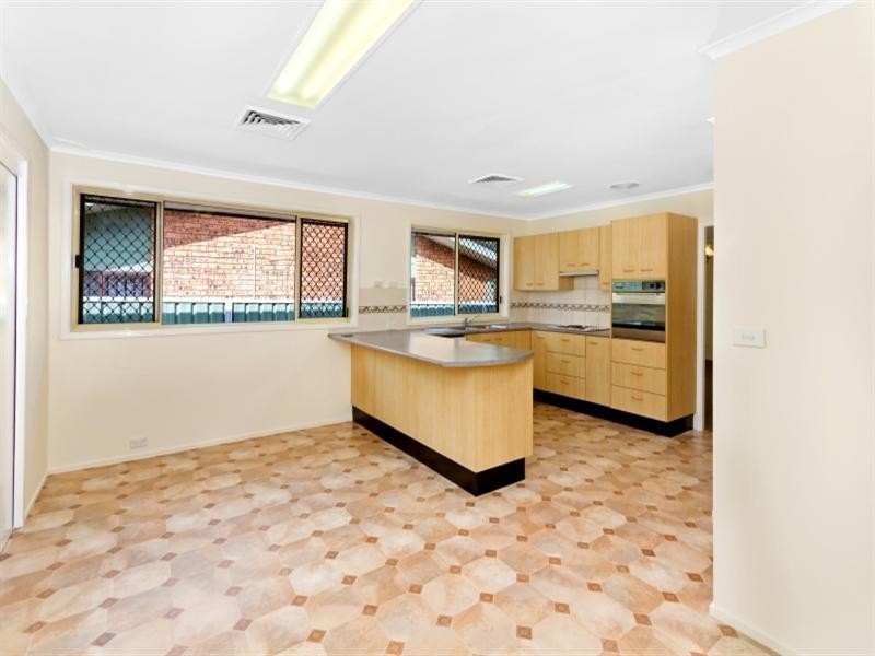 37 Chamberlain Road, Wyoming NSW 2250