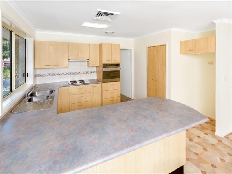 37 Chamberlain Road, Wyoming NSW 2250