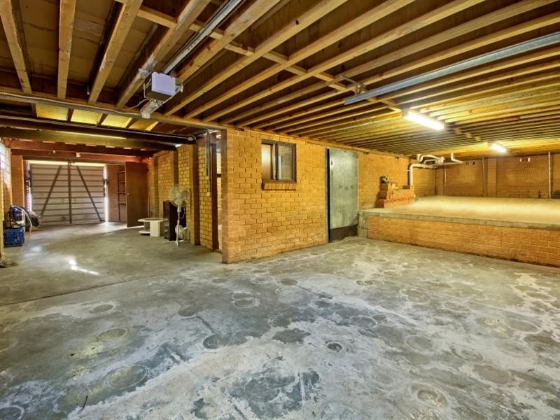 4 Tania Drive, Point Clare NSW 2250