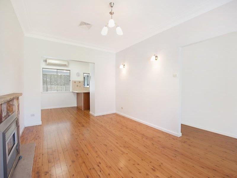 200 Brisbane Water Drive, Point Clare NSW 2250