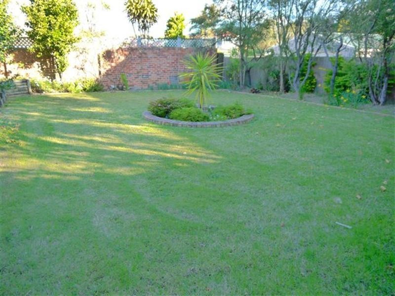 5 Noonan Point Avenue, Point Clare NSW 2250