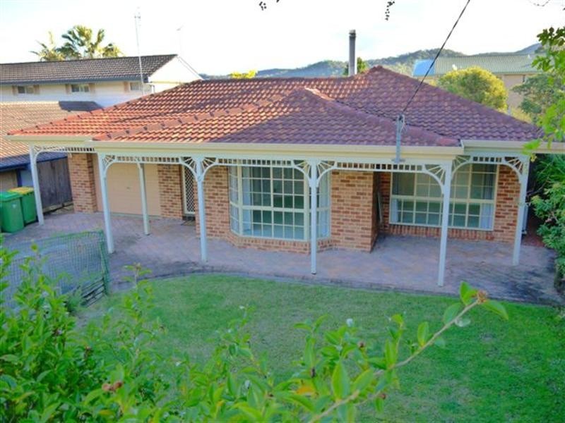 5 Noonan Point Avenue, Point Clare NSW 2250