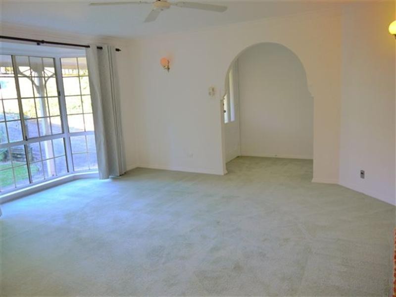 5 Noonan Point Avenue, Point Clare NSW 2250