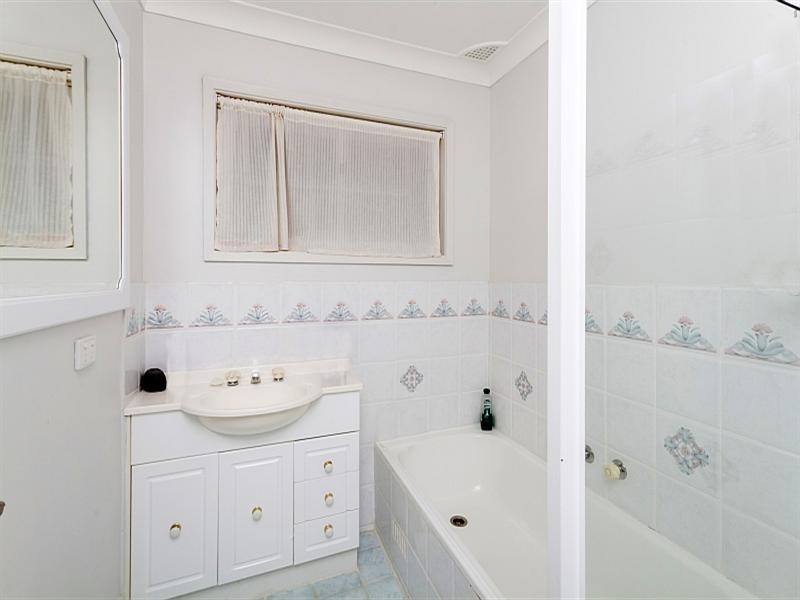 6 Bluefish Crescent, Tascott NSW 2250
