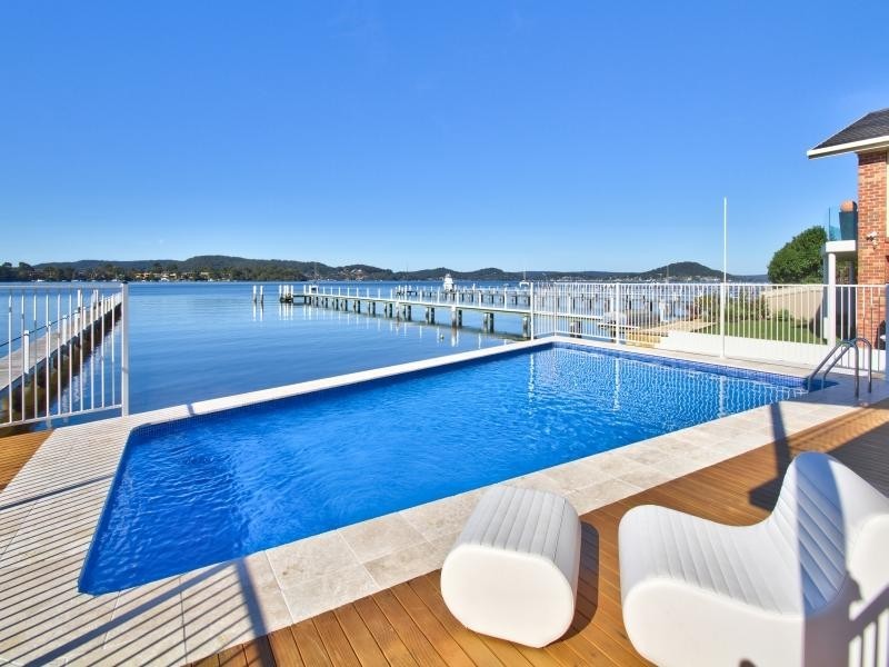 41 Kurrawa Avenue, Point Clare NSW 2250