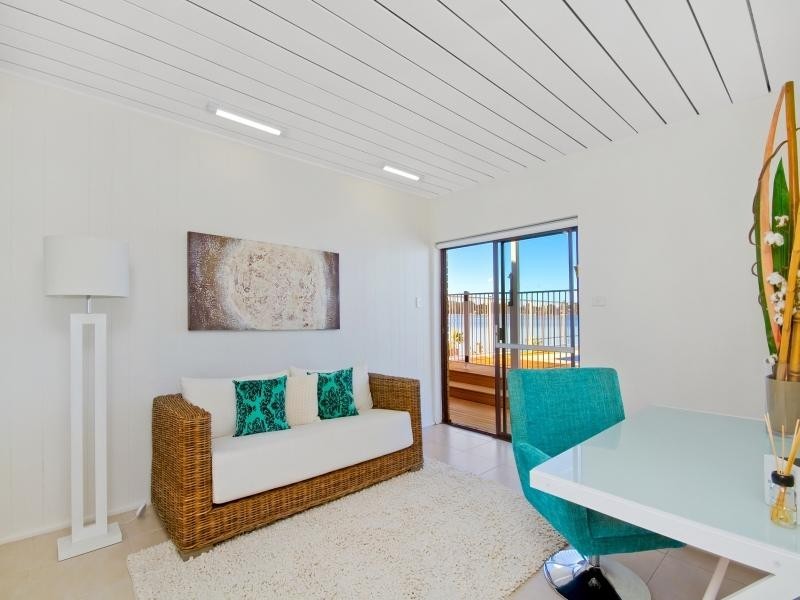 41 Kurrawa Avenue, Point Clare NSW 2250