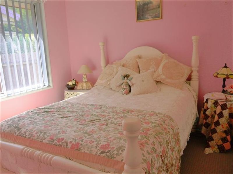 10 Oxley Place, Point Clare NSW 2250