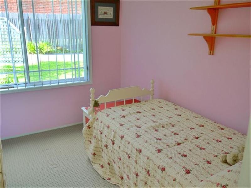 10 Oxley Place, Point Clare NSW 2250