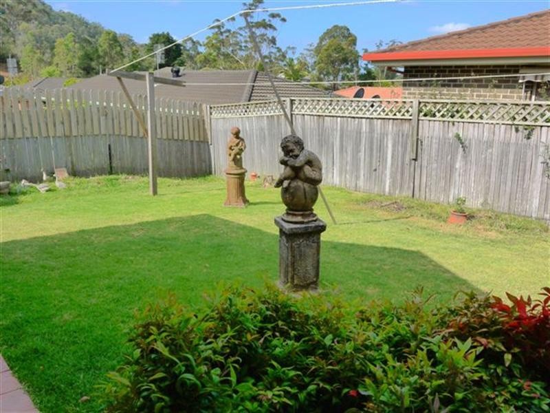 10 Oxley Place, Point Clare NSW 2250