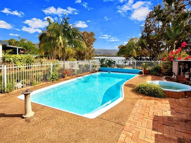 71 Bayline Drive, Point Clare NSW 2250