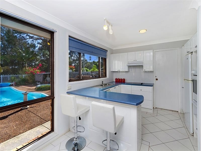 71 Bayline Drive, Point Clare NSW 2250