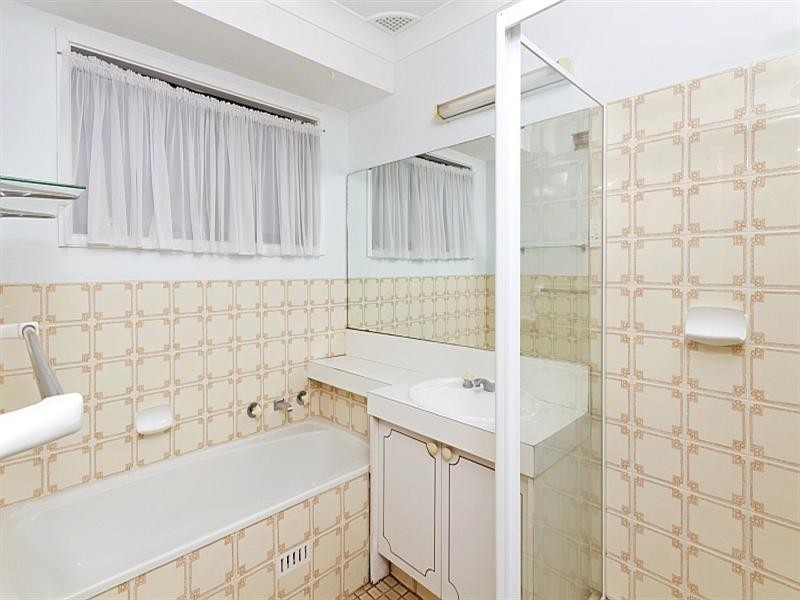 71 Bayline Drive, Point Clare NSW 2250